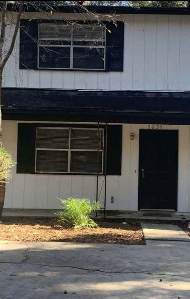 Building Photo - 2439 Ramblewood Ct