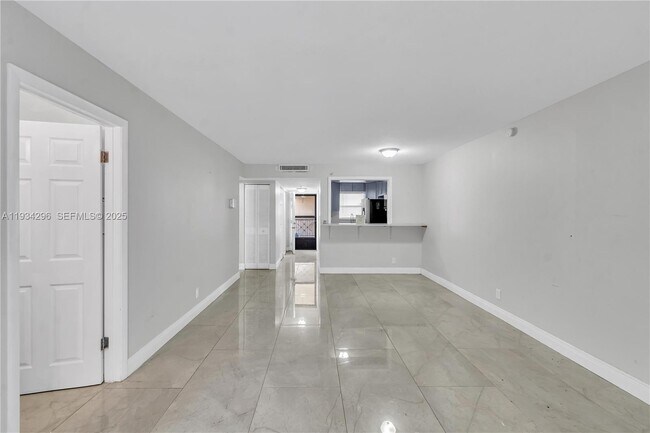 Building Photo - 4760 Lucerne Lakes Blvd W