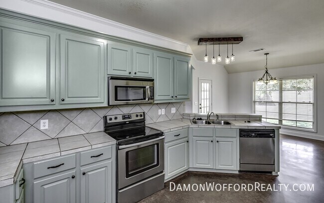 Building Photo - 107 Emery Drive
