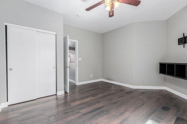 Building Photo - 7601 E Roosevelt St