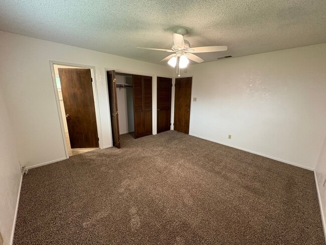 Building Photo - Spacious & Cozy Near Mountain View Elementary Home coming soon!