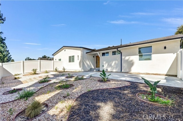 Building Photo - 18225 Chatsworth St