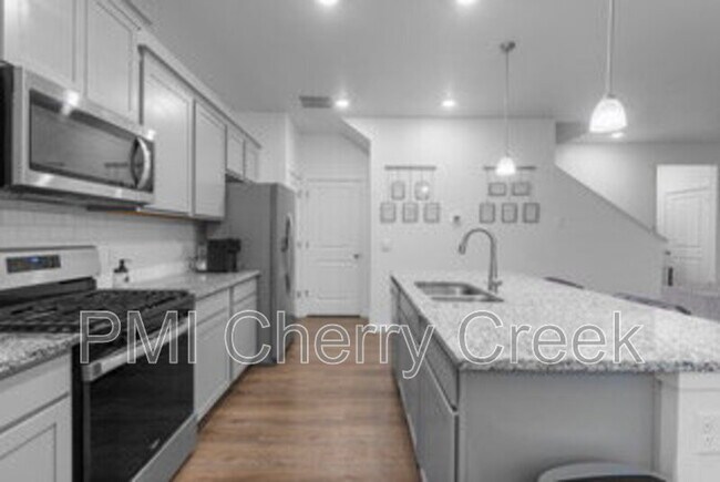 Building Photo - 27543 E Byers Ave