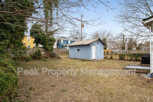 Building Photo - 728 Arnold Ave