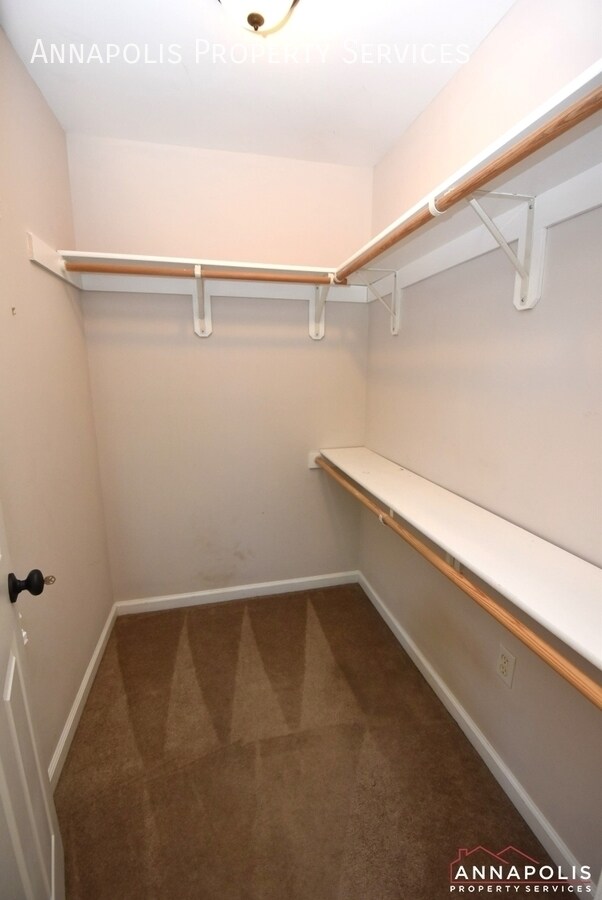 Building Photo - 324 Windell Ave