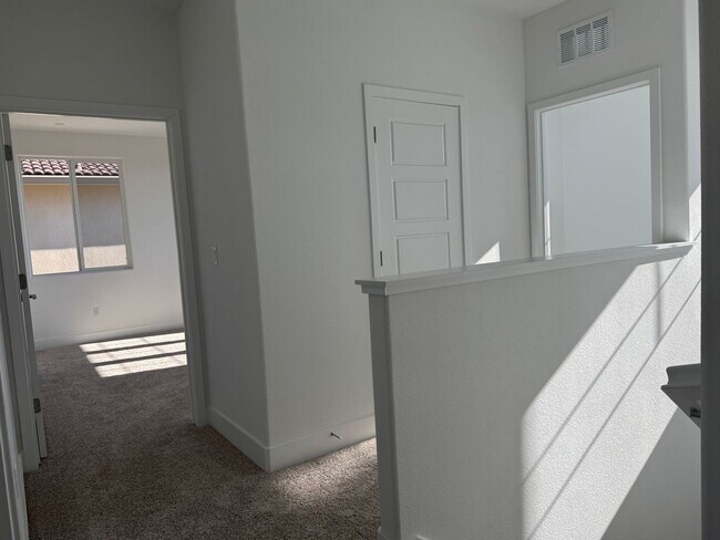 Building Photo - New Folsom home with solar!