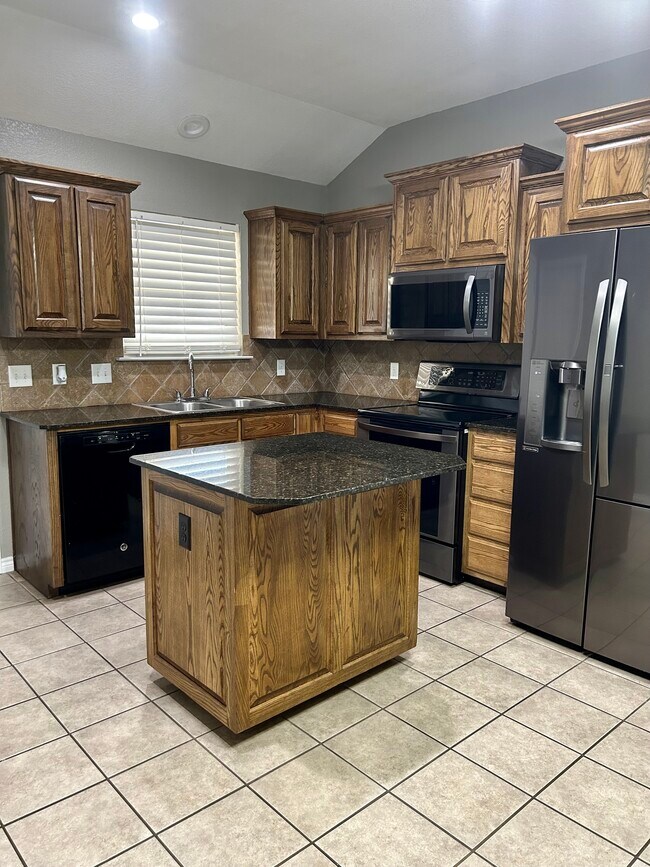 Building Photo - 1117 Avenida De Mexico