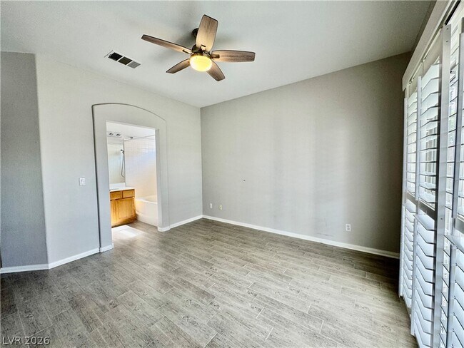 Building Photo - 8645 Emerald Grove Way