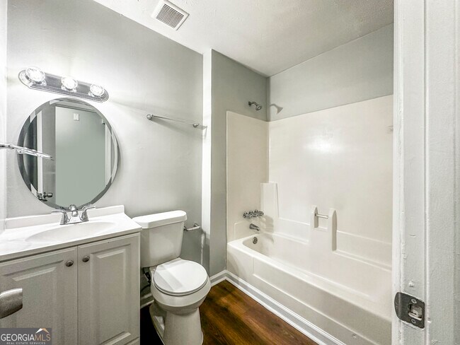 Building Photo - 7090 Birling Dr