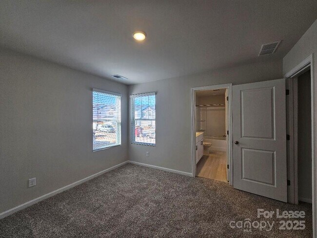 Building Photo - 5213 Brailey Cir