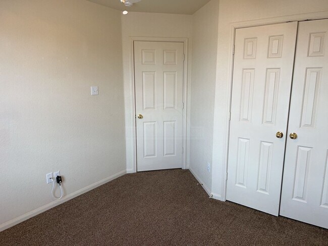 Building Photo - 5604 Bertha Dr
