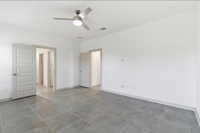Building Photo - 30034 Reagans Rnch Dr