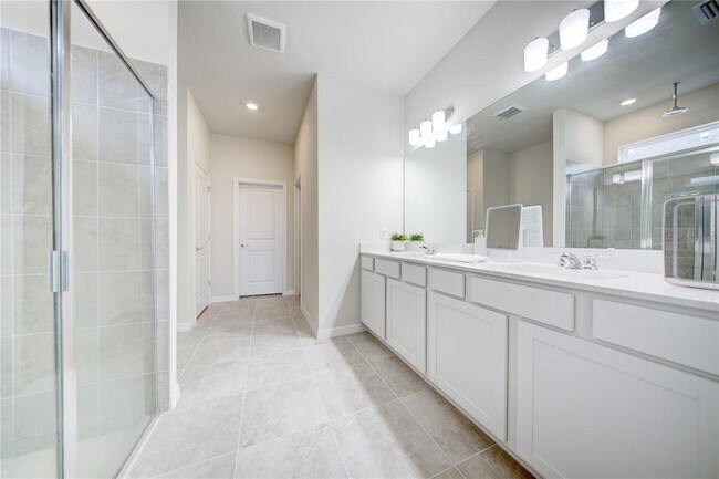 Building Photo - 3130 Norcott Dr