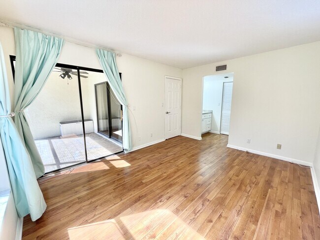 Building Photo - 3130 Millwood Terrace