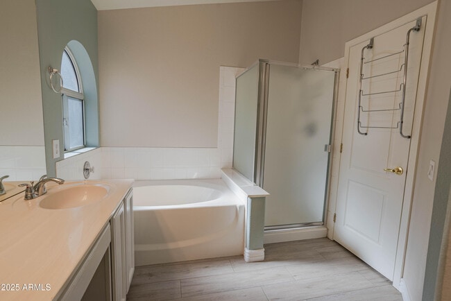 Building Photo - 1022 N Bogle Ave