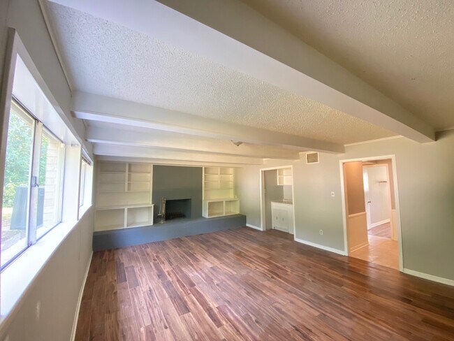 Building Photo - 410 Cordell St