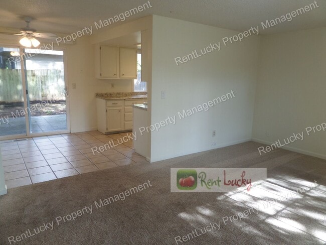 Building Photo - Adorable 3-Bedroom Home with Fenced Yard in Great Bothell Neighborhood!