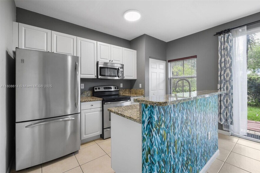 SO FLO Real Estate Group 2741 SW 120th Ter # 305-3 MIRAMAR, FL - 2741 SW 120th Ter