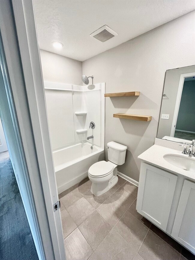 Building Photo - 150 Silver Fern Dr
