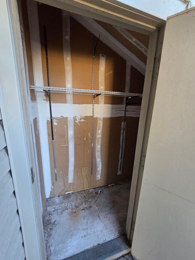 Building Photo - REDUCED!!!