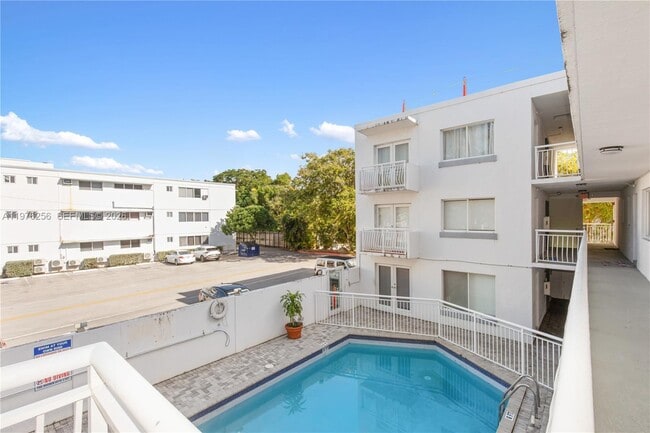 Building Photo - 3101 SW 27th Ave