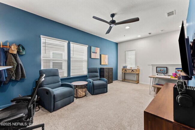 Building Photo - 535 Silver Landing Dr