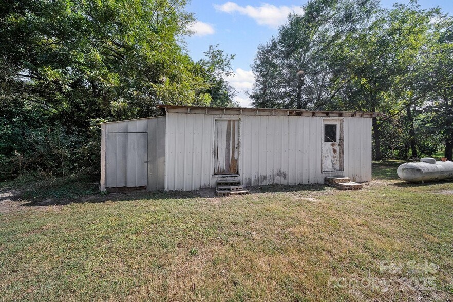 Building Photo - 114 Shady Ln
