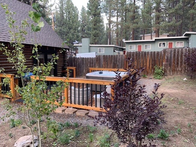 Building Photo - Lovely 3BD cabin style furnished home avail. for a Seasonal lease starting 5/15/26! Call to inqui...