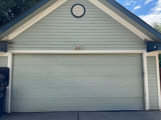 Building Photo - Spacious 4-Bedroom Home Near Sloan's Lake & Broncos Stadium