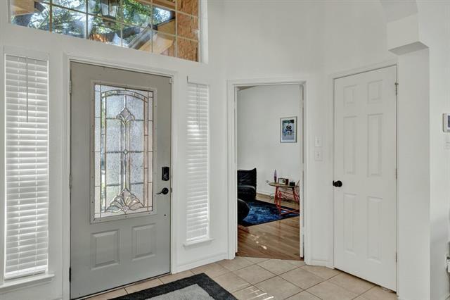 Building Photo - 18 Equestrian Ct