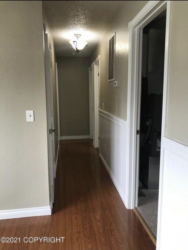 hallway - 9001 Shaun Landing Cir