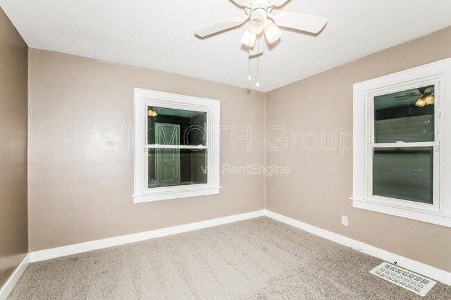 Building Photo - 3006 Noble St
