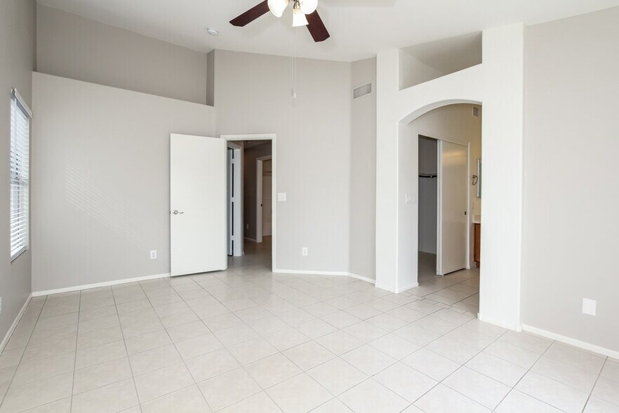 Building Photo - 8711 W Marconi Ave