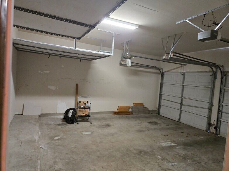Large 2 car garage - 1803 Baranco Way