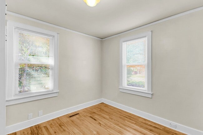 Building Photo - 3 Bed 2 Bath Home Located in Highland Park...