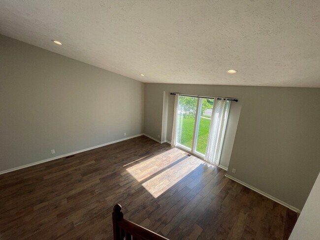 Building Photo - Home For Rent Papillion