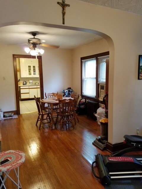 Building Photo - 742 S Fort Thomas Ave