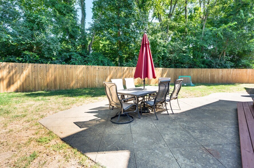 Building Photo - 6428 Holly Trace Ct
