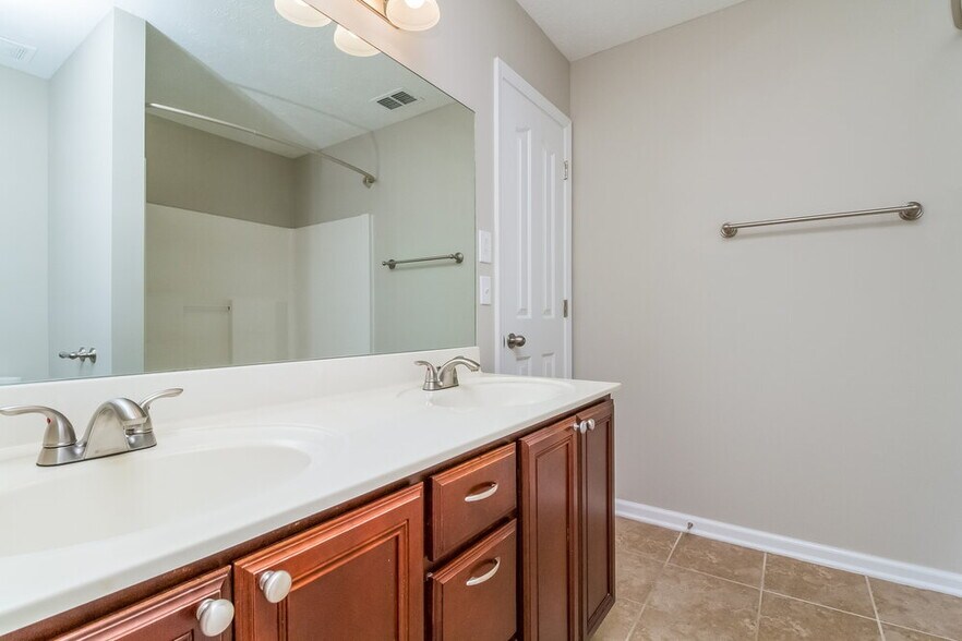Building Photo - 3304 Tourmaline Dr