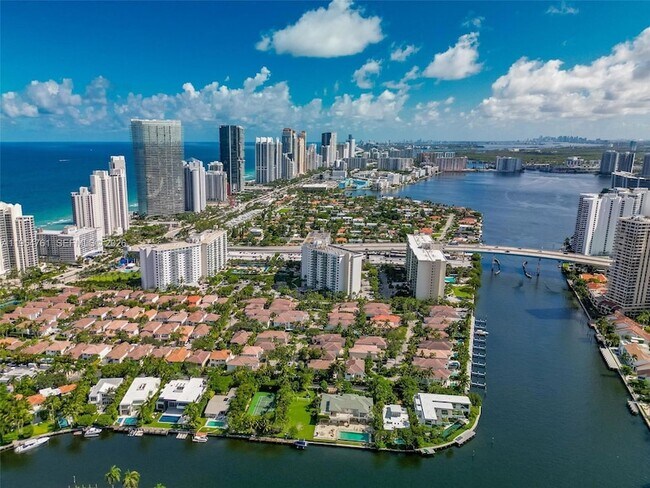 Building Photo - 19390 Collins Ave