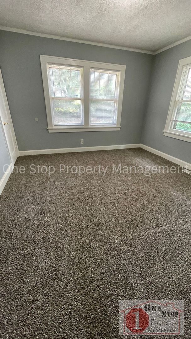 Building Photo - 7314 Highland Ave