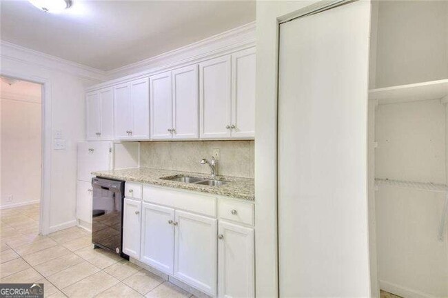 Building Photo - 3946 Green Oak Dr