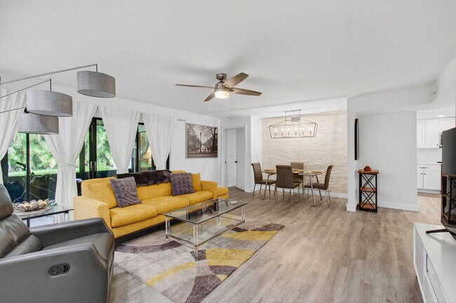 Building Photo - 5945 Parkwalk Dr