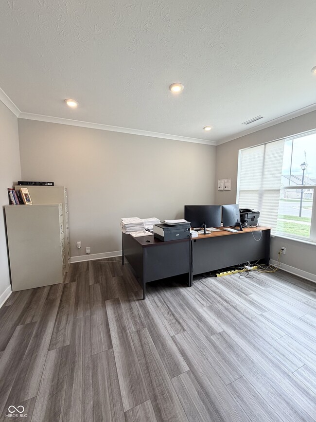 Building Photo - 908 Edmonds Pl