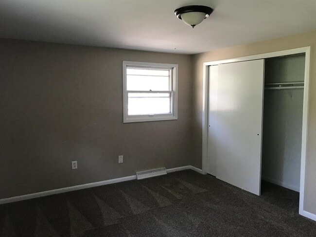 Building Photo - 6735 Van Buren Pl