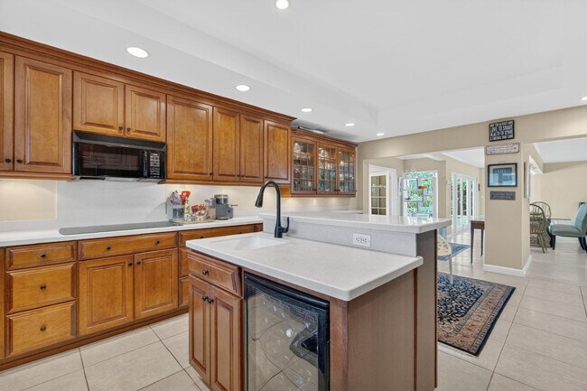 Building Photo - 2871 NE 26th Ct