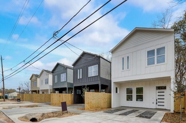 Primary Photo - 1213 Dewalt St