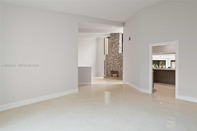 Building Photo - 8881 N Lake Dasha Dr