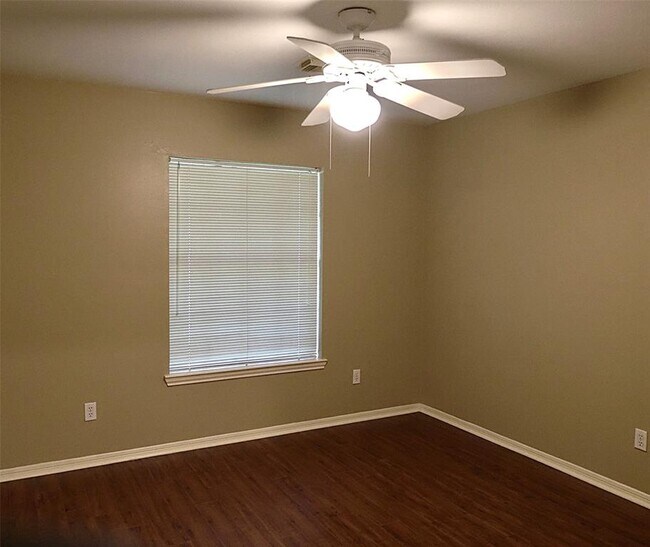 Building Photo - 16714 Rustic Colony Dr