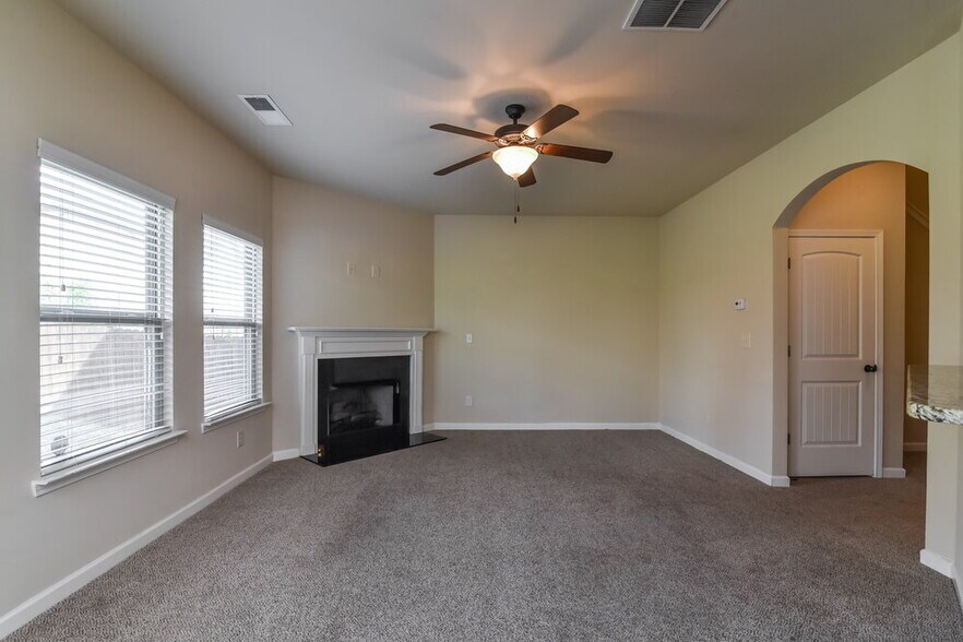 Building Photo - 2325 Morgan Farm Dr